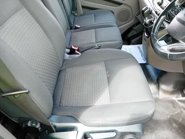 2022 Ford Transit Custom 300 L2 2.0ECOBLUE 130PS LOW ROOF TREND AIR CON (BD22WDR) Image 13