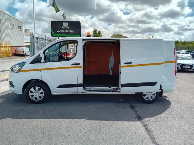 2022 Ford Transit Custom 300 L2 2.0ECOBLUE 130PS LOW ROOF TREND AIR CON (BD22WDR) Image 10