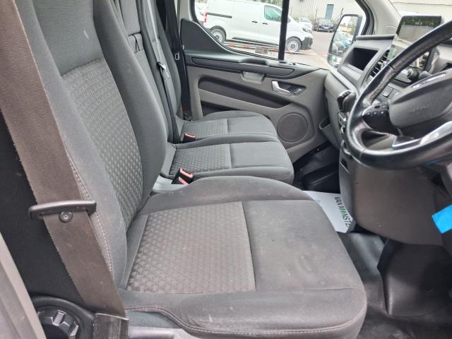 2022 Ford Transit Custom 300 L2  2.0ECOBLUE LOW ROOF TREND 130PS EURO 6 AIR CON (BD22YHL) Image 19