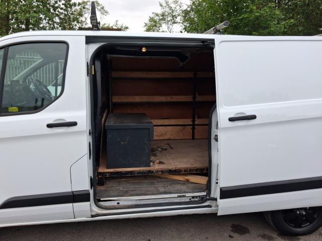 2022 Ford Transit Custom 300 L2  2.0ECOBLUE LOW ROOF TREND 130PS EURO 6 AIR CON (BD22YHL) Image 6