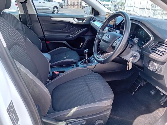 2020 Ford Focus Estate 1.5 Ecoblue 120 Zetec 5Dr (BJ70MYW) Image 17