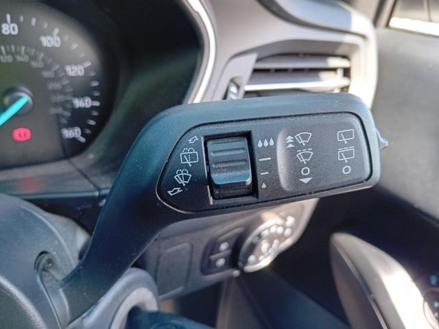 2020 Ford Focus Estate 1.5 Ecoblue 120 Zetec 5Dr (BJ70MYW) Image 38