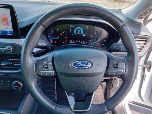 2020 Ford Focus Estate 1.5 Ecoblue 120 Zetec 5Dr (BJ70MYW) Image 13