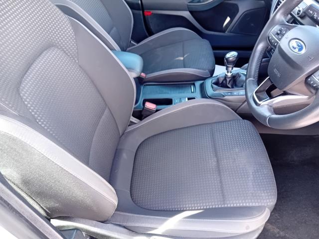 2020 Ford Focus Estate 1.5 Ecoblue 120 Zetec 5Dr (BJ70MYW) Image 9