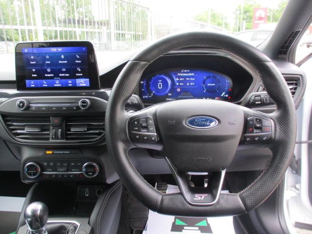2021 Ford Focus 2.0 Ecoblue 190 St 5Dr (BJ70NNM) Thumbnail 11