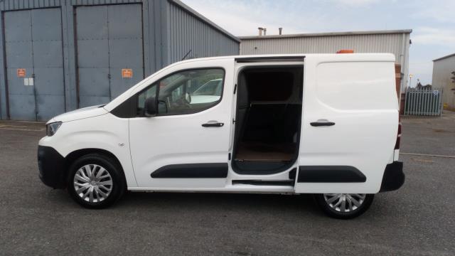 2020 Peugeot Partner 1000 1.5 Bluehdi 100 Professional Van (BV20YFX) Image 9