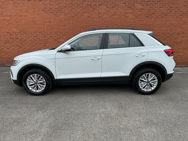 2022 Volkswagen T-Roc 1.0 TSI Life 5Dr 2WD Stop / Start (CF72DPX) Image 5