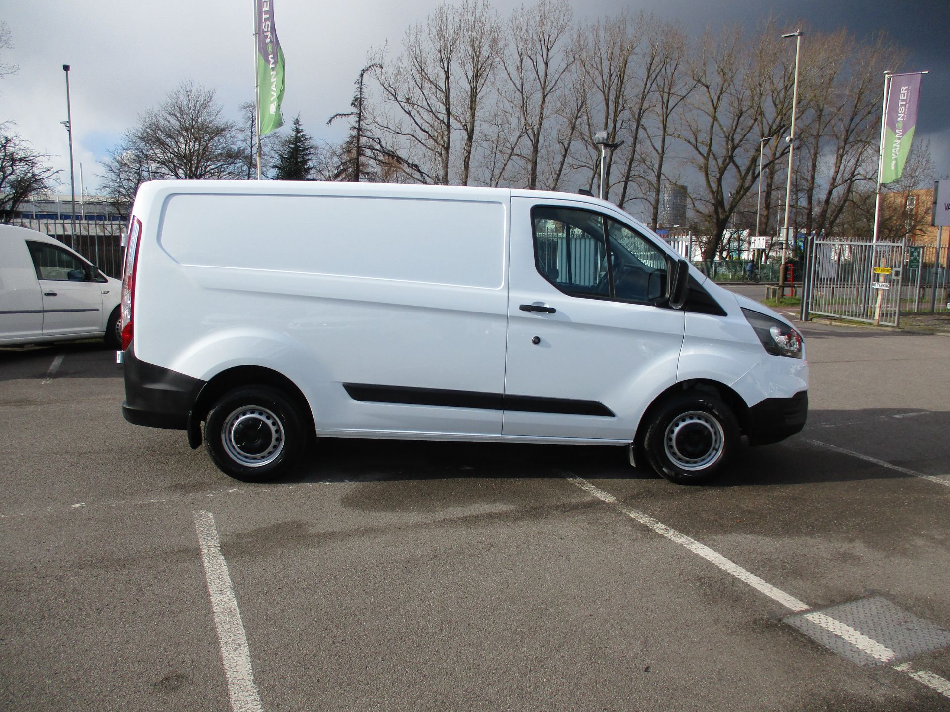 2019 Ford Transit Custom 280 L1 FWD 2.0 ECOBLUE 105PS LOW ROOF LEADER (CY69AOS) Image 2