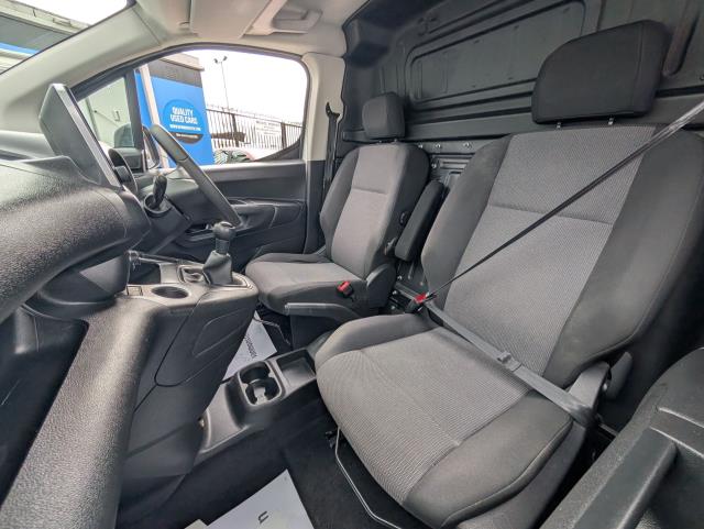 2021 Vauxhall Combo Cargo 2300 1.5 Turbo D 100Ps H1 Dynamic Van (DL21YZG) Image 15