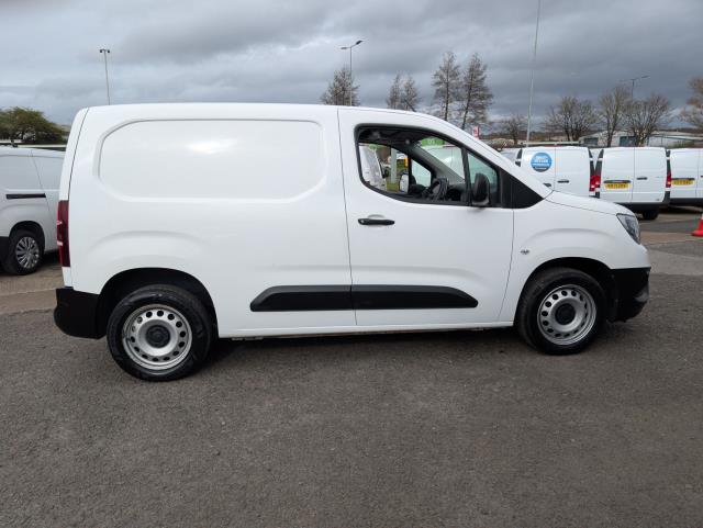 2021 Vauxhall Combo Cargo 2300 1.5 Turbo D 100Ps H1 Dynamic Van (DL21YZG) Image 14