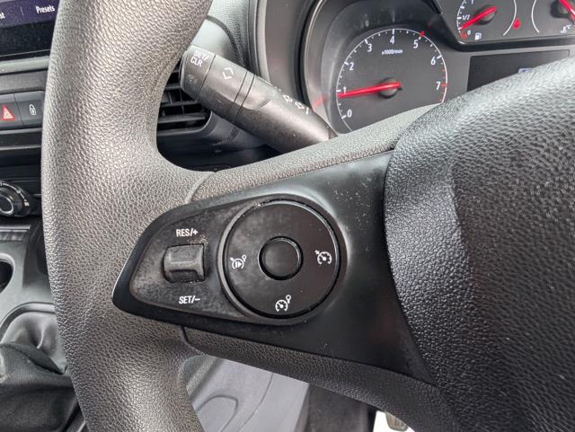 2021 Vauxhall Combo Cargo 2300 1.5 Turbo D 100Ps H1 Dynamic Van (DL21YZG) Image 22