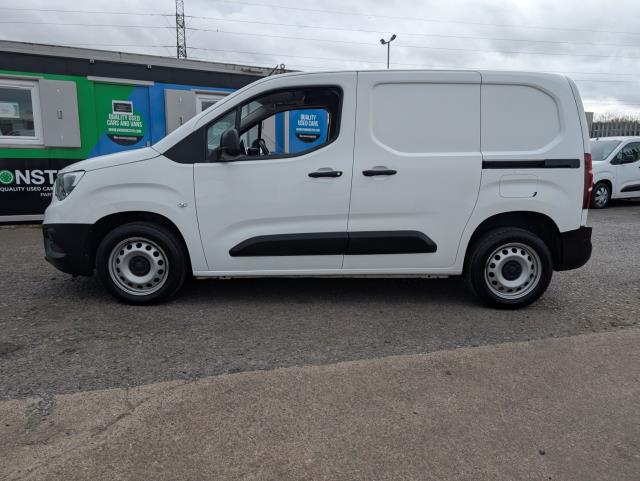 2021 Vauxhall Combo Cargo 2300 1.5 Turbo D 100Ps H1 Dynamic Van (DL21YZG) Image 5