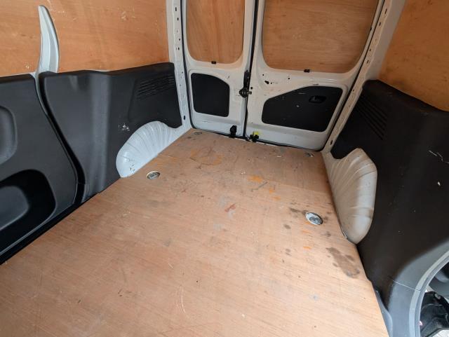 2021 Vauxhall Combo Cargo 2300 1.5 Turbo D 100Ps H1 Dynamic Van (DL21YZG) Image 8