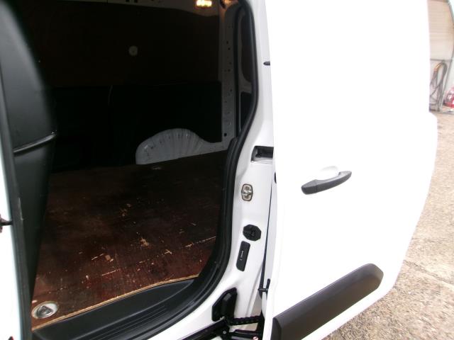 2019 Vauxhall Combo Cargo 2000 1.6 Turbo D 100Ps H1 Edition Van (DL68XZD) Image 11