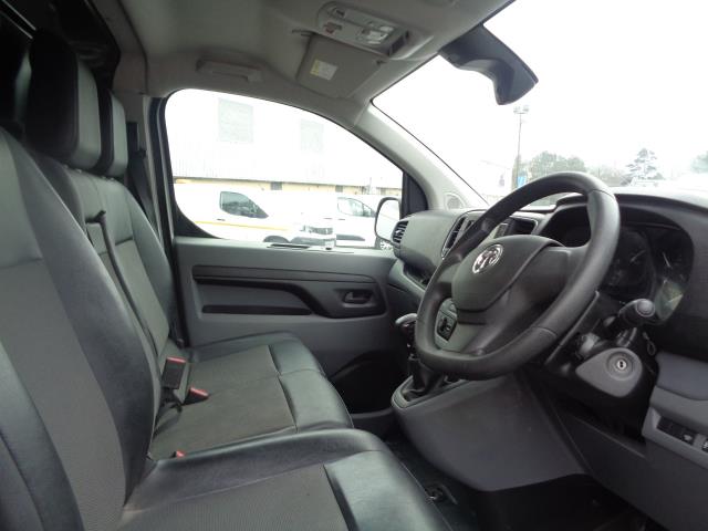 2019 Vauxhall Vivaro 2900 1.5D 100Ps Sportive H1 Van (DL69DLD) Image 20