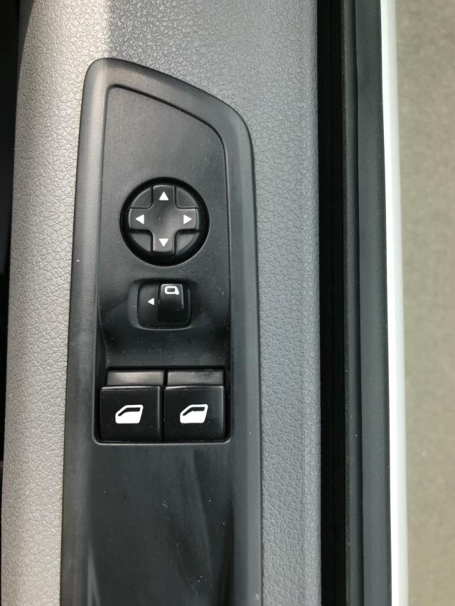 2020 Vauxhall Vivaro 2900 1.5D 100Ps Dynamic H1 Van (DL70EBM) Image 31