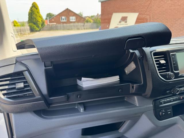 2020 Vauxhall Vivaro 3100 L2 H1 2.0D 120PS SPORTIVE EURO 6 (DL70JCX) Image 39