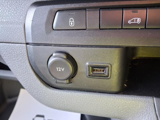 2020 Vauxhall Vivaro 2900 L2 H1 1.5D 100PS DYNAMIC EURO 6 (DL70JEO) Image 21