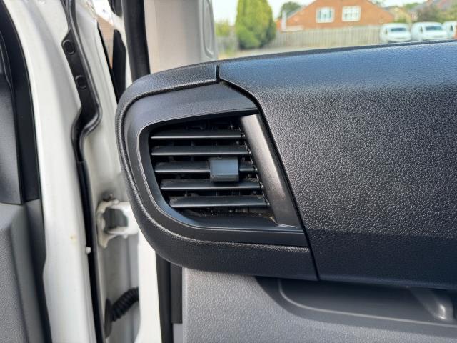 2020 Vauxhall Vivaro L2 2900 1.5D 100Ps Dynamic H1 Van (DL70SYS) Image 40