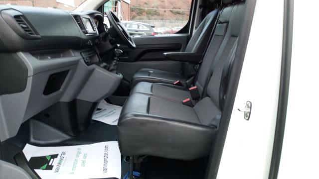 2020 Vauxhall Vivaro 1.5 HDI L2 H1sportive (DL70UNB) Image 17