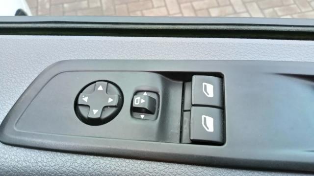2020 Vauxhall Vivaro 1.5 HDI L2 H1sportive (DL70UNB) Image 18
