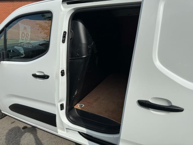 2021 Vauxhall Combo Cargo 2300 1.5 Turbo D 100Ps H1 Dynamic Van EURO 6 (DN21GPZ) Image 37