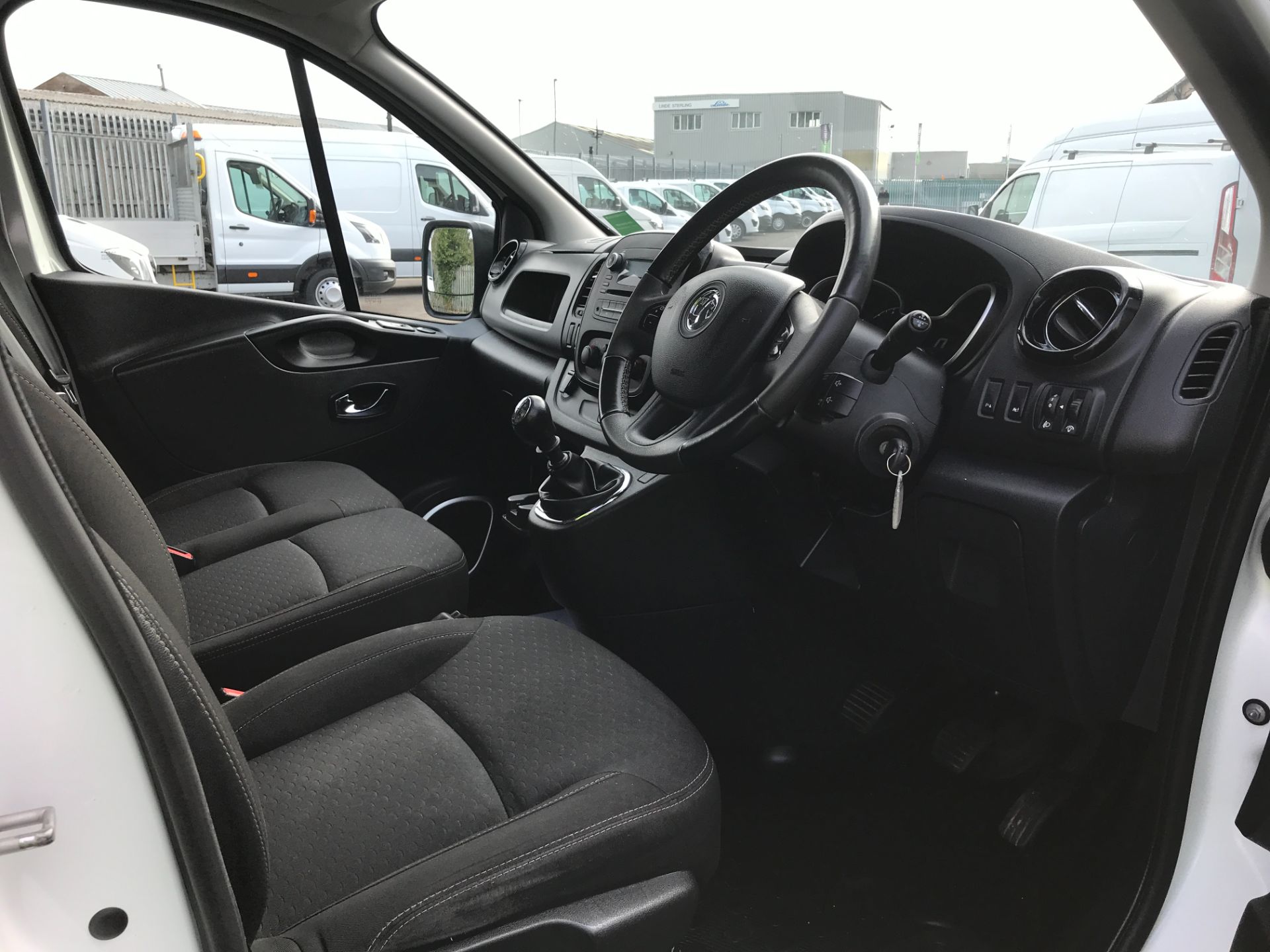 2018 Vauxhall Vivaro 2900 L2 H1 1.6CDTI 120PS SPORTIVE EURO 6 (DN68YMF) Image 15