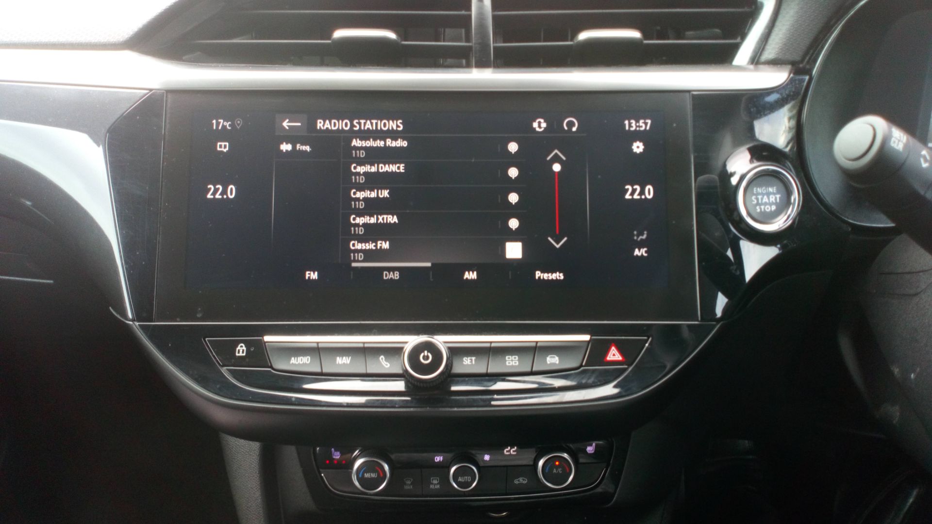 2020 Vauxhall Corsa 1.2 Turbo Elite Nav Premium 5Dr (DP70KLK) Image 17