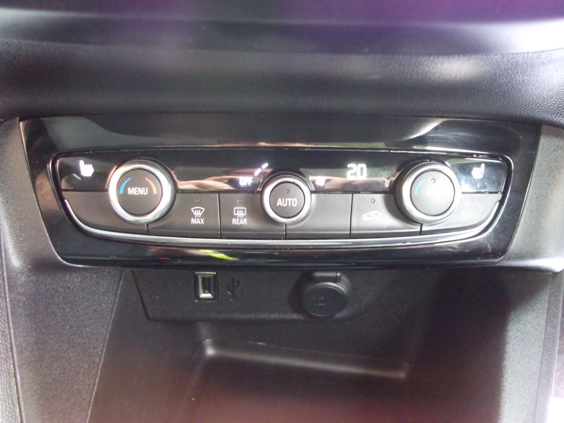 2020 Vauxhall Corsa 1.2 Turbo Elite NAV Premium 5Dr (DP70KNZ) Image 30