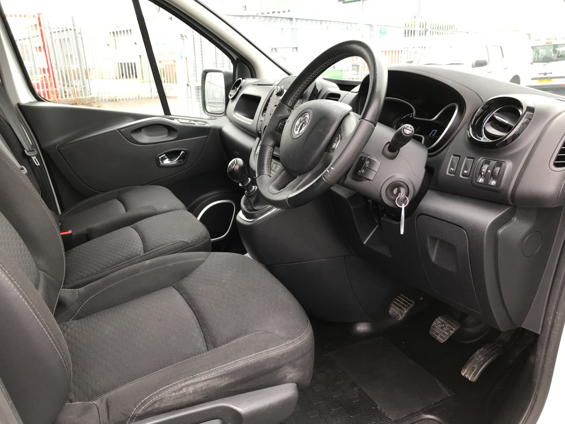 2018 Vauxhall Vivaro 2900 L2 H1 1.6CDTI 120PS SPORTIVE EURO 6 (DS68FSK) Thumbnail 18