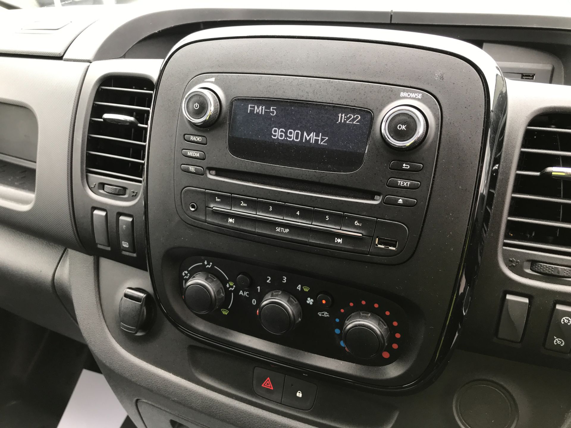 2018 Vauxhall Vivaro 2900 L2 H1 1.6CDTI 120PS SPORTIVE EURO 6 (DS68FSK) Thumbnail 12