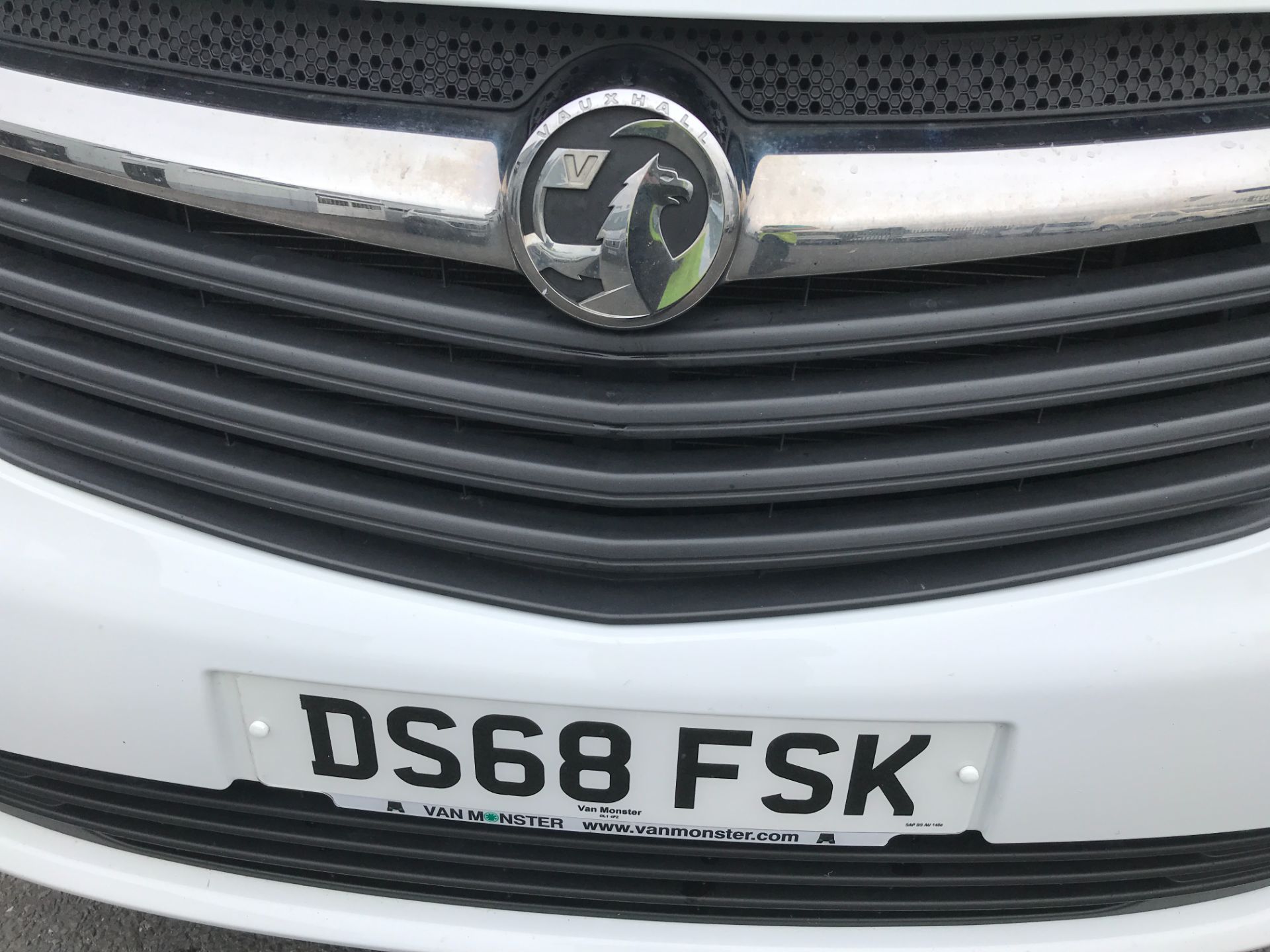 2018 Vauxhall Vivaro 2900 L2 H1 1.6CDTI 120PS SPORTIVE EURO 6 (DS68FSK) Thumbnail 32