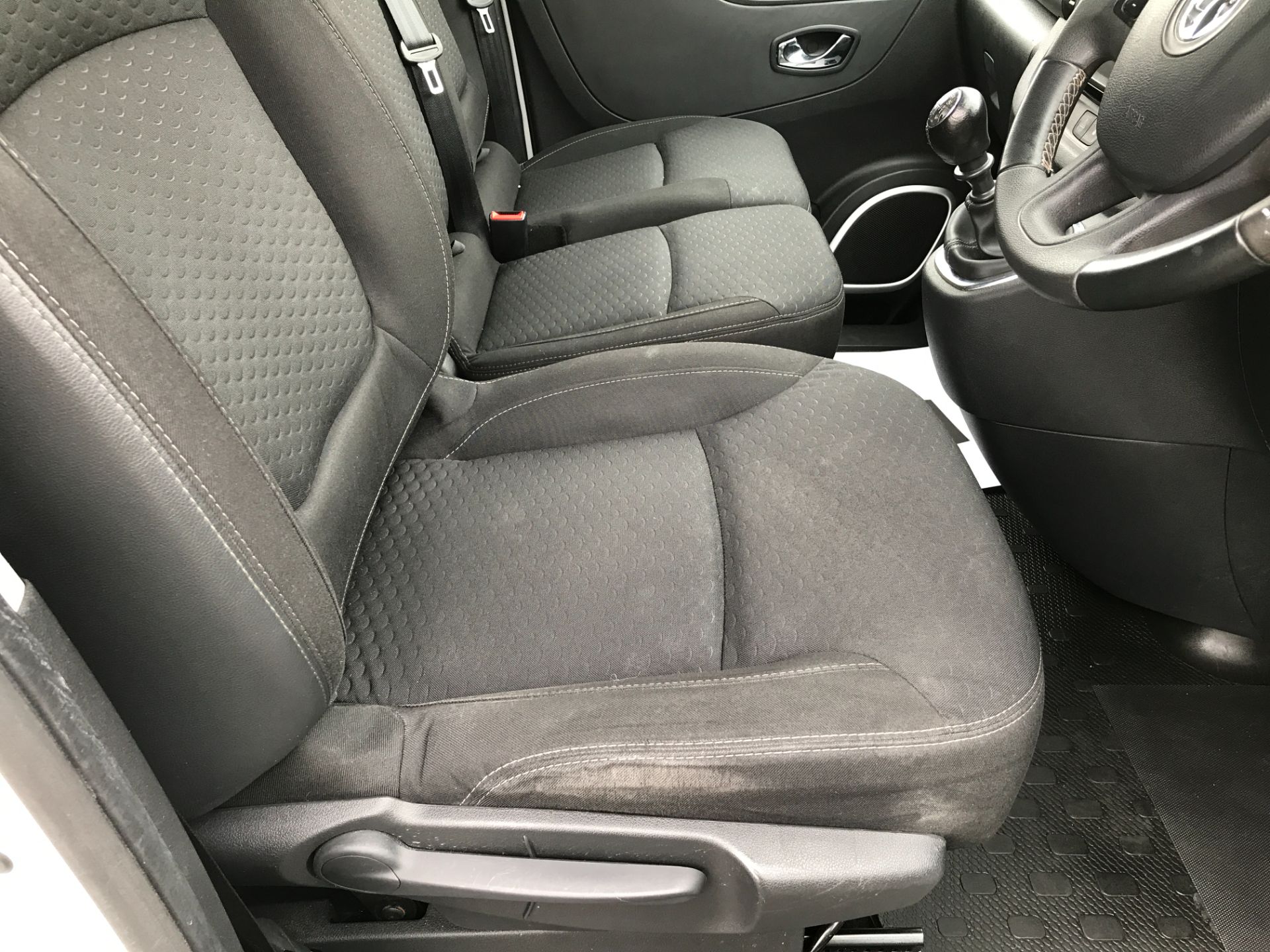 2018 Vauxhall Vivaro 2900 L2 H1 1.6CDTI 120PS SPORTIVE EURO 6 (DS68FSK) Thumbnail 11