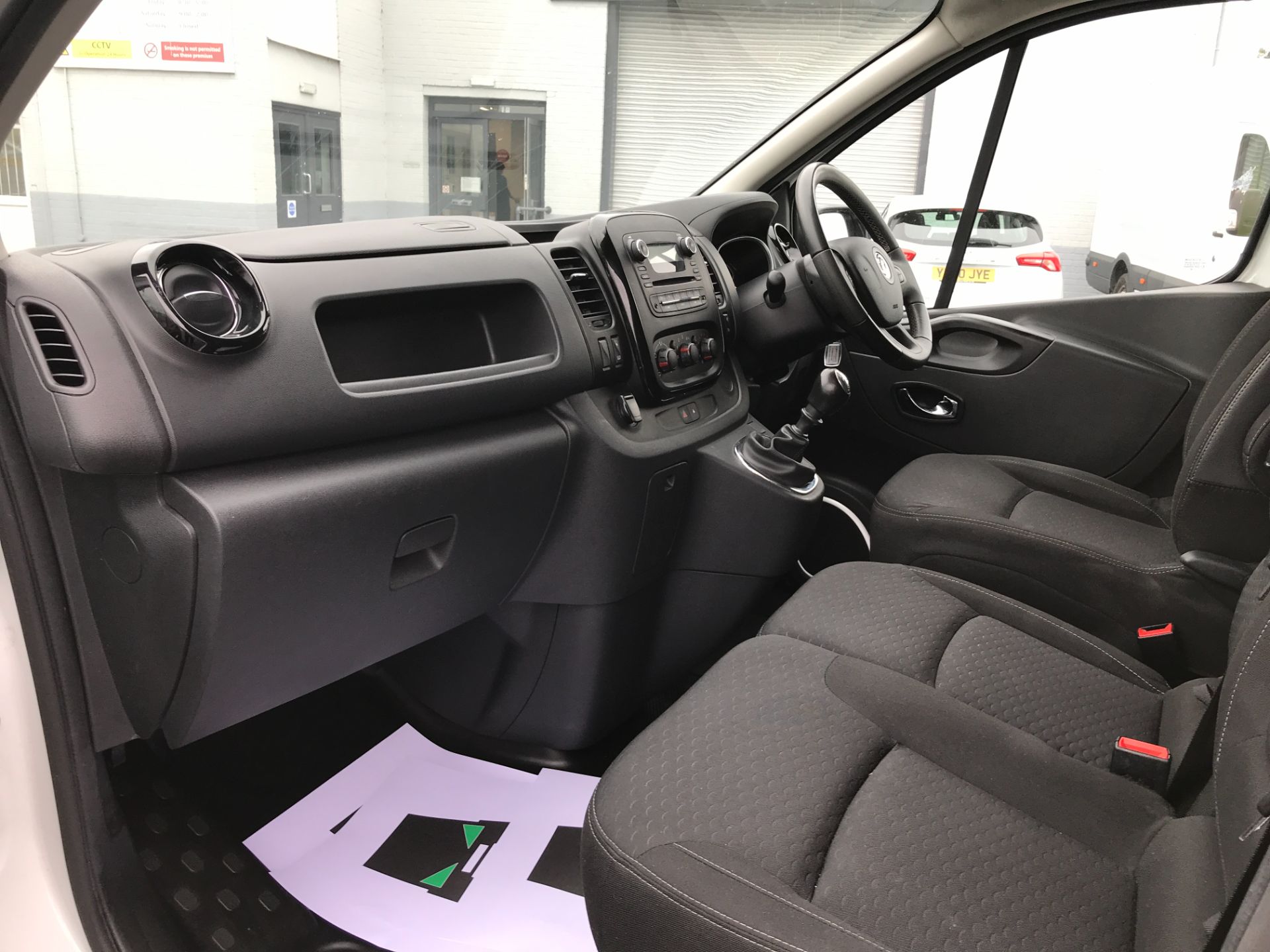 2018 Vauxhall Vivaro 2900 L2 H1 1.6CDTI 120PS SPORTIVE EURO 6 (DS68FSK) Thumbnail 19