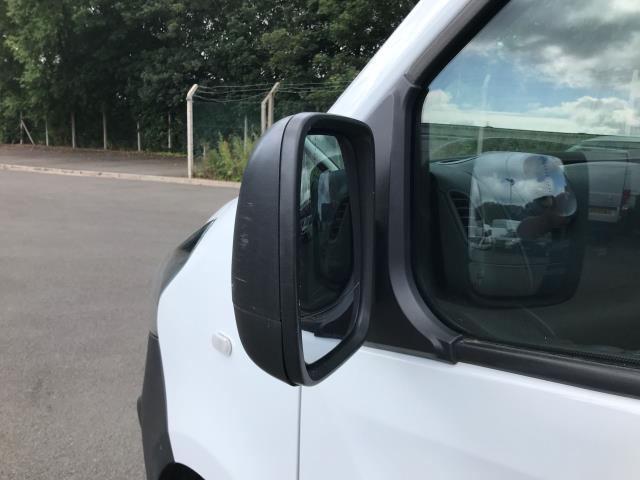 2018 Vauxhall Vivaro 2900 L2 H1  1.6CDTI 120PS 9 SEAT MINIBUS EURO 6 (DS68FWP) Image 16