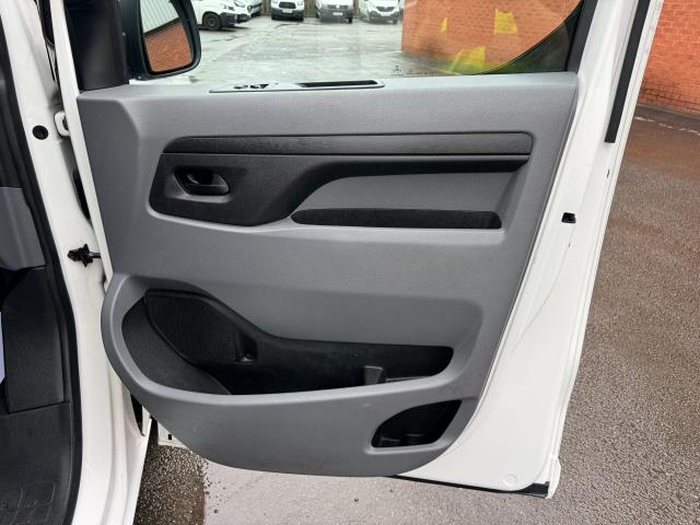 2019 Vauxhall Vivaro 2900 1.5D 100Ps Sportive H1 Van (DS69AOD) Image 16
