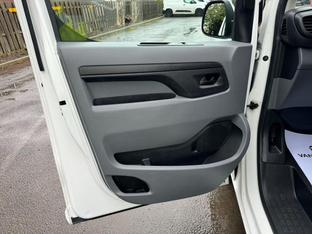 2019 Vauxhall Vivaro 2900 1.5D 100Ps Sportive H1 Van (DS69AOD) Image 31