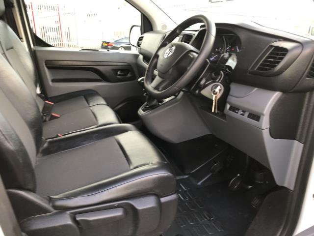 2019 Vauxhall Vivaro 3100 L2 H1 2.0CDTI SPORTIVE 120PS EURO 6 *NO VAT* (DS69ZSP) Thumbnail 17