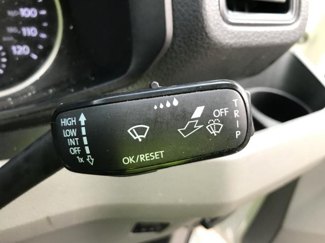 2021 Volkswagen Crafter CR35 13FT 6 LUTON 140PS STARTLINE EURO 6 TAIL LIFT  (DS70FVO) Image 36