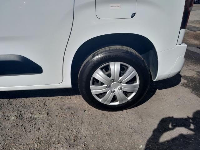 2020 Vauxhall Combo Cargo 2300 1.5 Turbo D 100Ps H1 Sportive Van (DS70JUF) Image 23