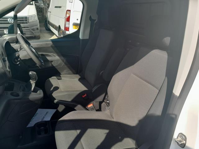 2020 Vauxhall Combo Cargo 2300 1.5 Turbo D 100Ps H1 Sportive Van (DS70JUF) Image 21