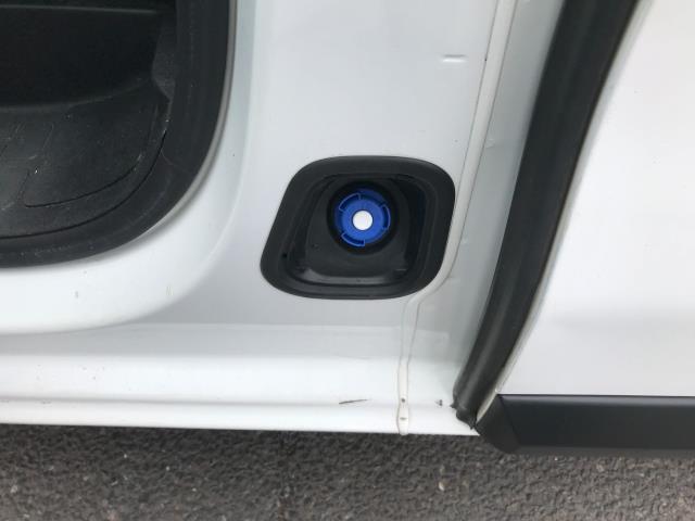 2020 Vauxhall Vivaro 2900 L2 H1 1.5D 100PS DYNAMIC EURO 6 (DS70JVK) Image 24