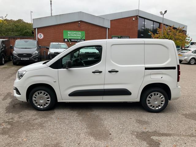 2020 Vauxhall Combo Cargo 2300 1.5 Turbo D 100Ps H1 Sportive Van (DS70WYL) Image 6