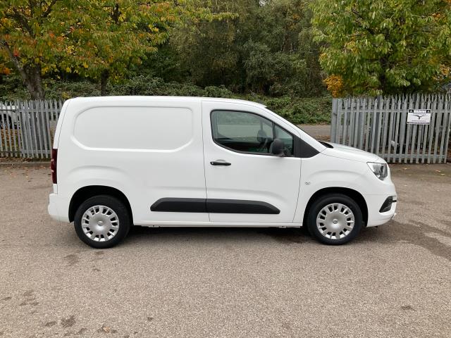 2020 Vauxhall Combo Cargo 2300 1.5 Turbo D 100Ps H1 Sportive Van (DS70WYL) Image 15