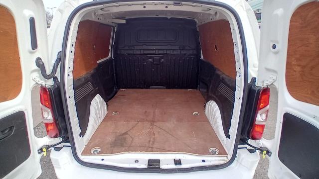 2021 Vauxhall Combo Cargo 2300 1.5 Turbo D 100Ps H1 Sportive Van (DS70XCD) Image 21