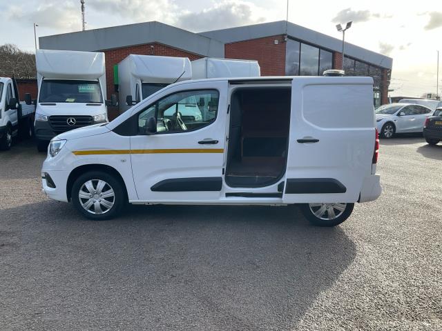 2021 Vauxhall Combo Cargo 2300 1.5 Turbo D 100Ps H1 Sportive Van (DS70XDB) Image 8