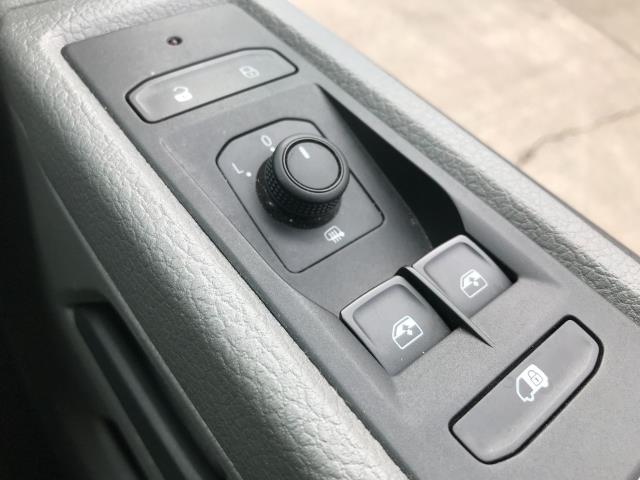 2023 Volkswagen Transporter T32 LWB 2.0TDI 150PS STARTLINE AIR CON EURO 6 (DS73CNZ) Image 40