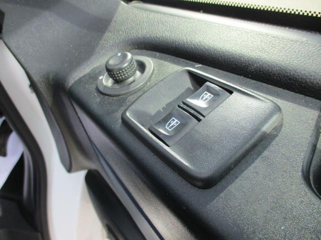 2019 Vauxhall Vivaro L1 H1 2900 1.6CDTI 120PS EURO 6 (DU19NKT) Thumbnail 17