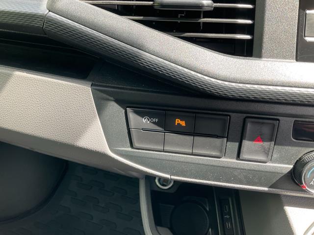 2023 Volkswagen Transporter 2.0 Tdi 150 Highline Van (DU23FFJ) Image 27
