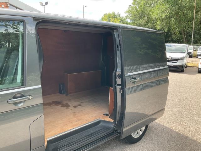 2023 Volkswagen Transporter 2.0 Tdi 150 Highline Van (DU23FFJ) Image 8